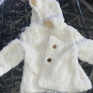 White fuzzy coat, faux fur, Casual time, golden buttons, 24 months.